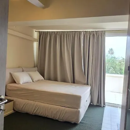 House 24 * Ларнака